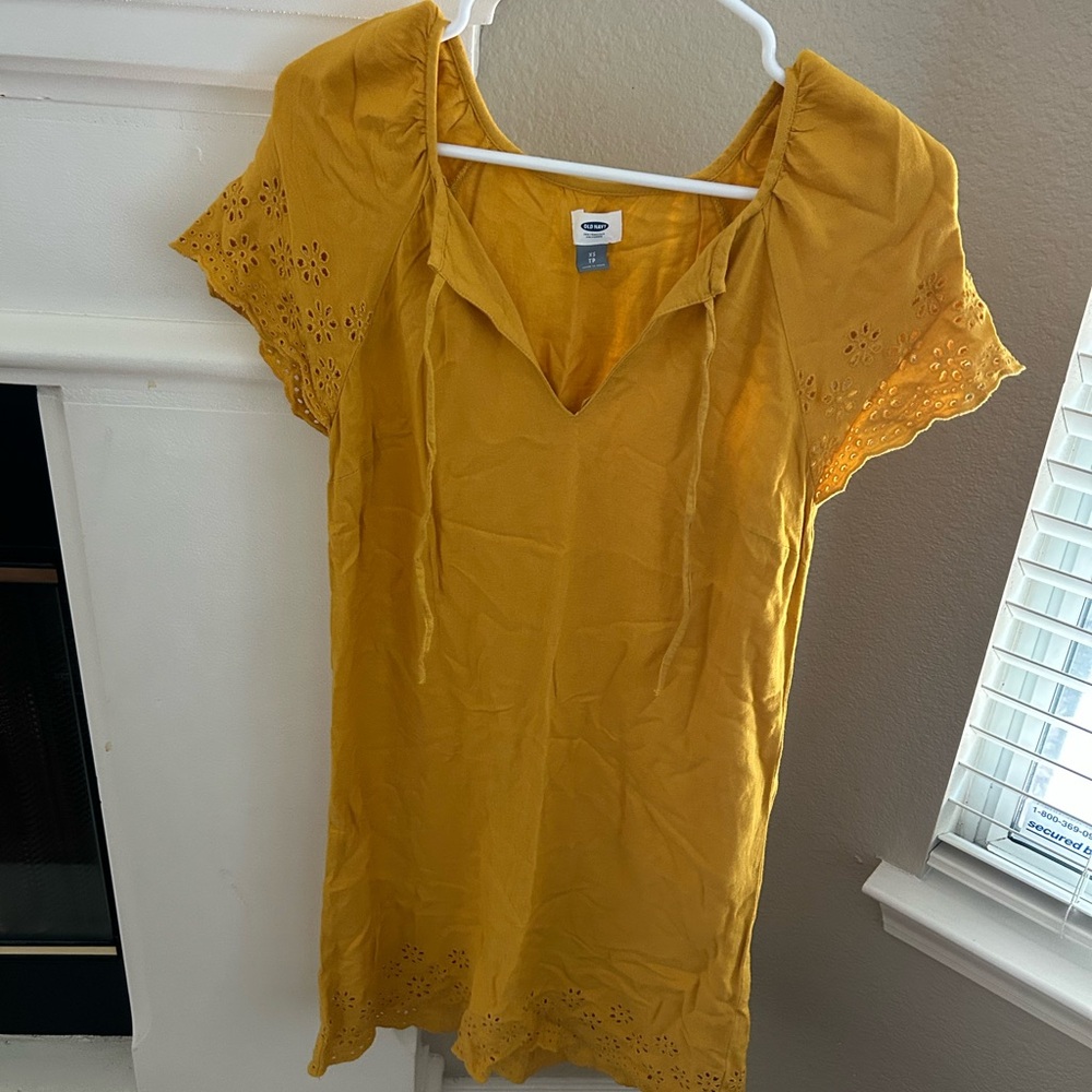 Old Navy Golden Eyelet Sleeve Dress